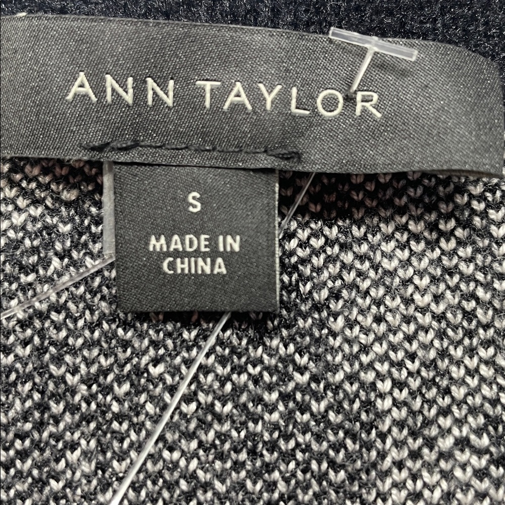 Ann Taylor Boyfriend Black/Light Tan Giraffe Print Knit Long Cardigan S NWOT - Picture 6 of 13